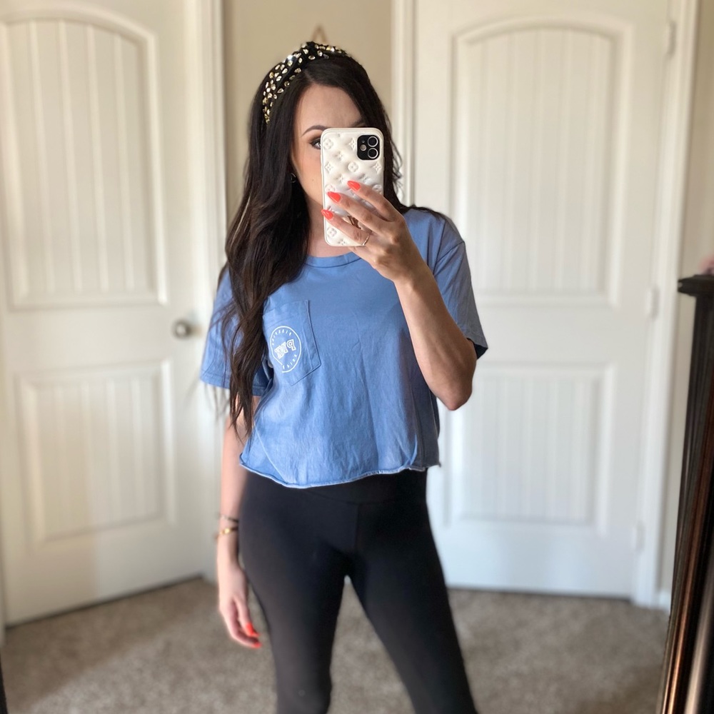 Victoria's secret pink Blue cropped Graphic Tee L